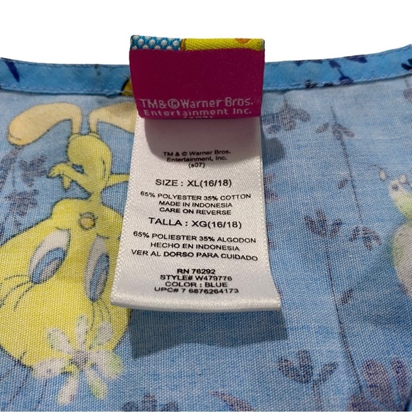 Warner Bros Looney Tunes Women Blue Tweety Bird Scrub Top Sz XL Double Pockets - Picture 11 of 11